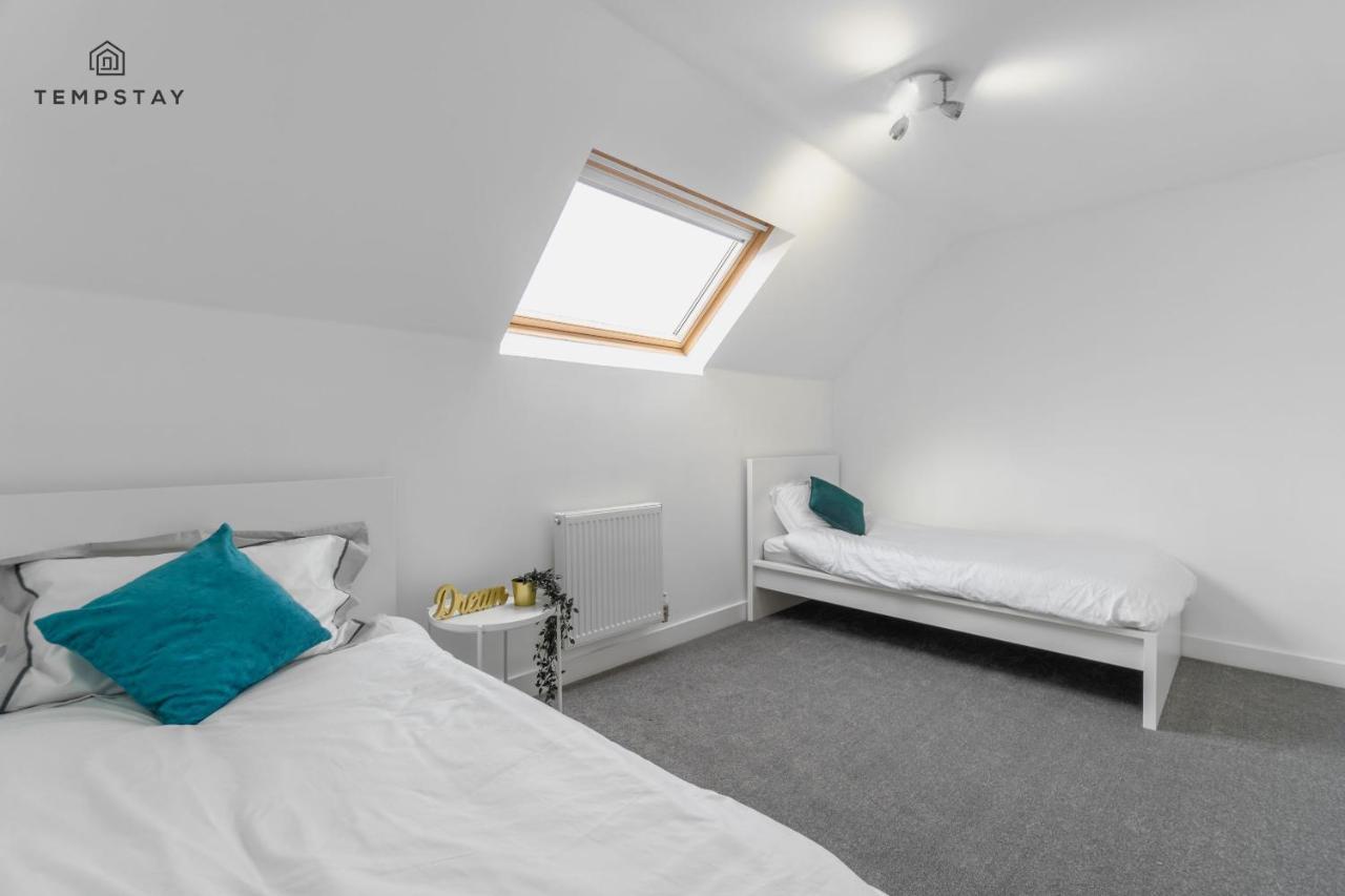 Stylish 4 Bed Family Home At Madejski, Reading University Exterior foto