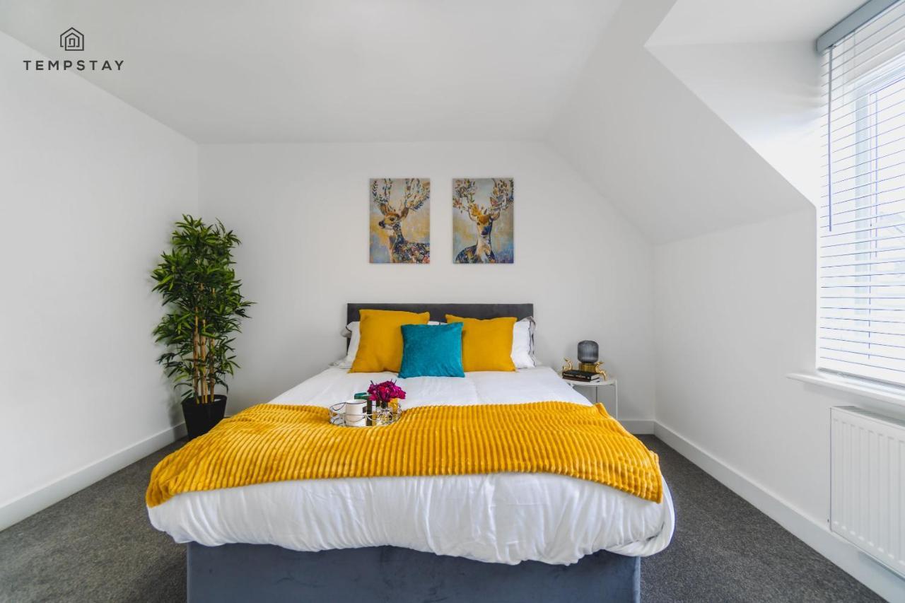 Stylish 4 Bed Family Home At Madejski, Reading University Exterior foto